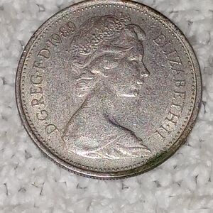 Antique Vintage 1969 Silver 5 New Pence Coin with Queen Elizabeth II